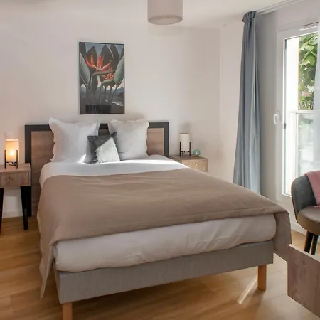 アパートホテル Domitys L'ellipse パリ